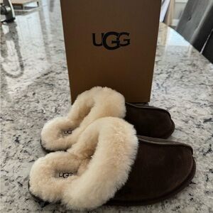 Brand new Ugg Scuffette slippers - expresso